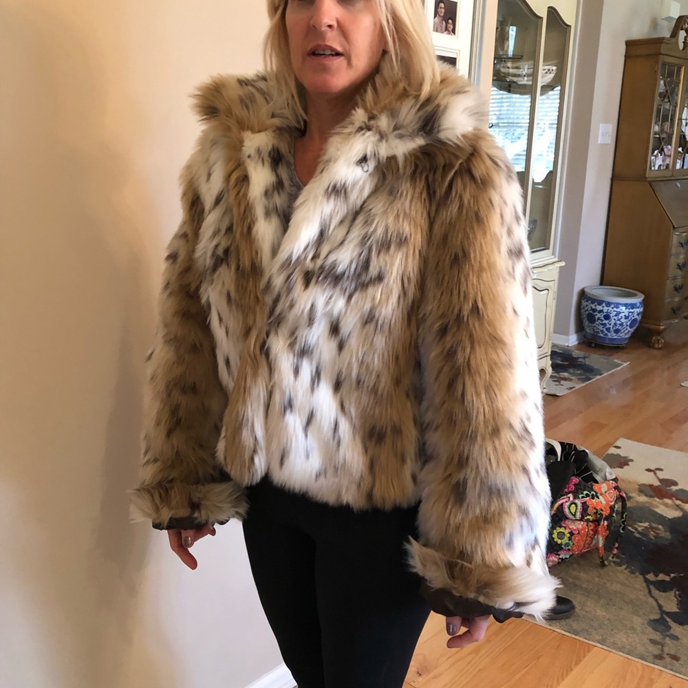 Faux fur leopard jacket